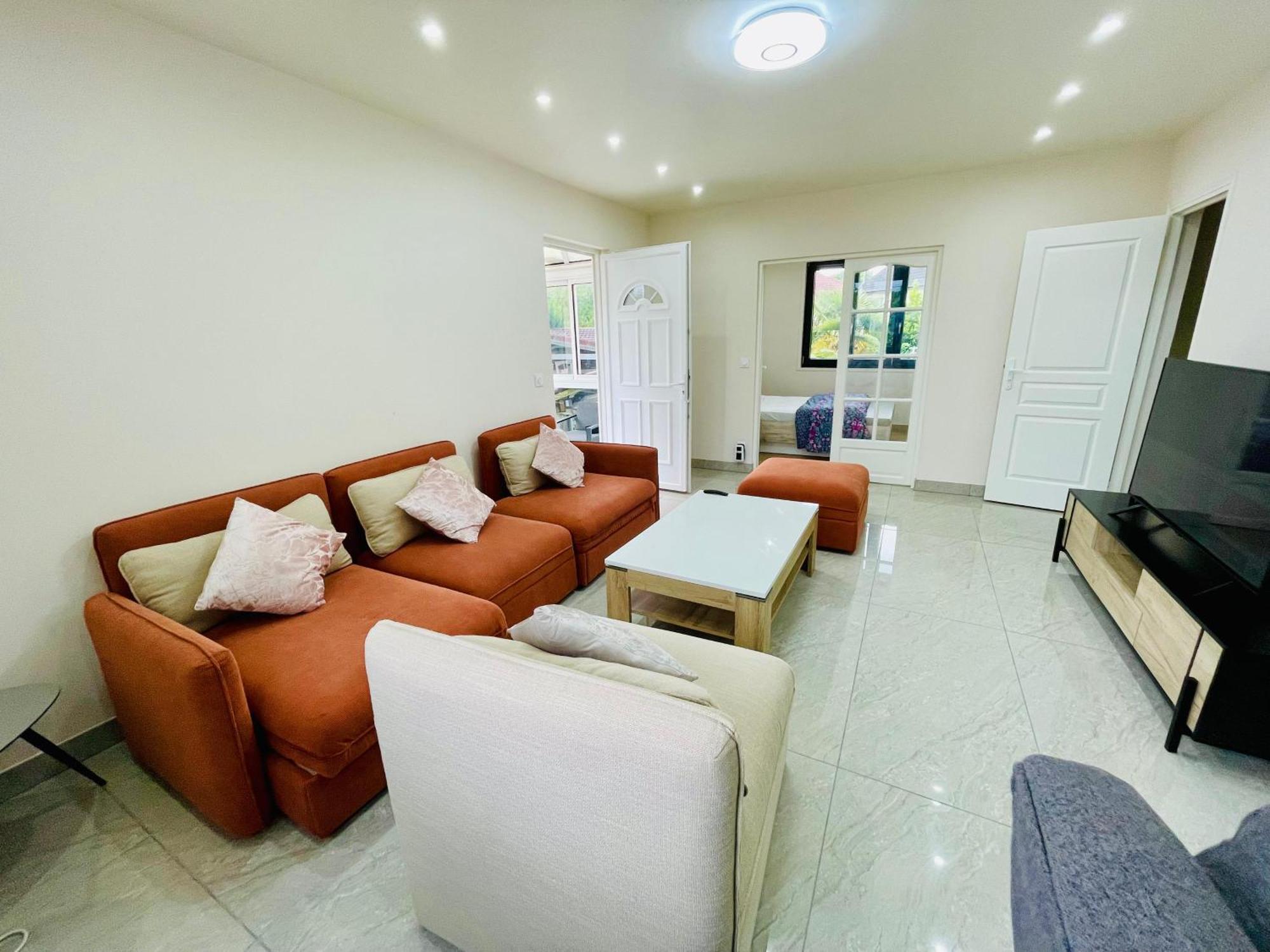 Stylish, Calm And Green Home Stay Saint-Fargeau-Ponthierry Exteriör bild