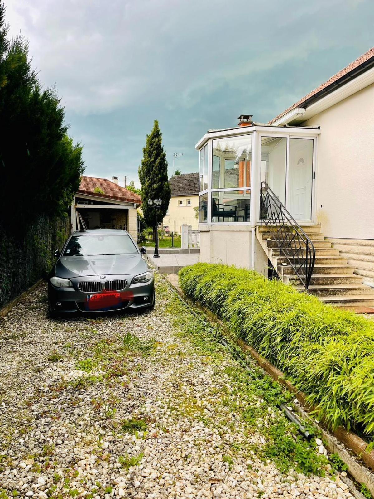 Stylish, Calm And Green Home Stay Saint-Fargeau-Ponthierry Exteriör bild