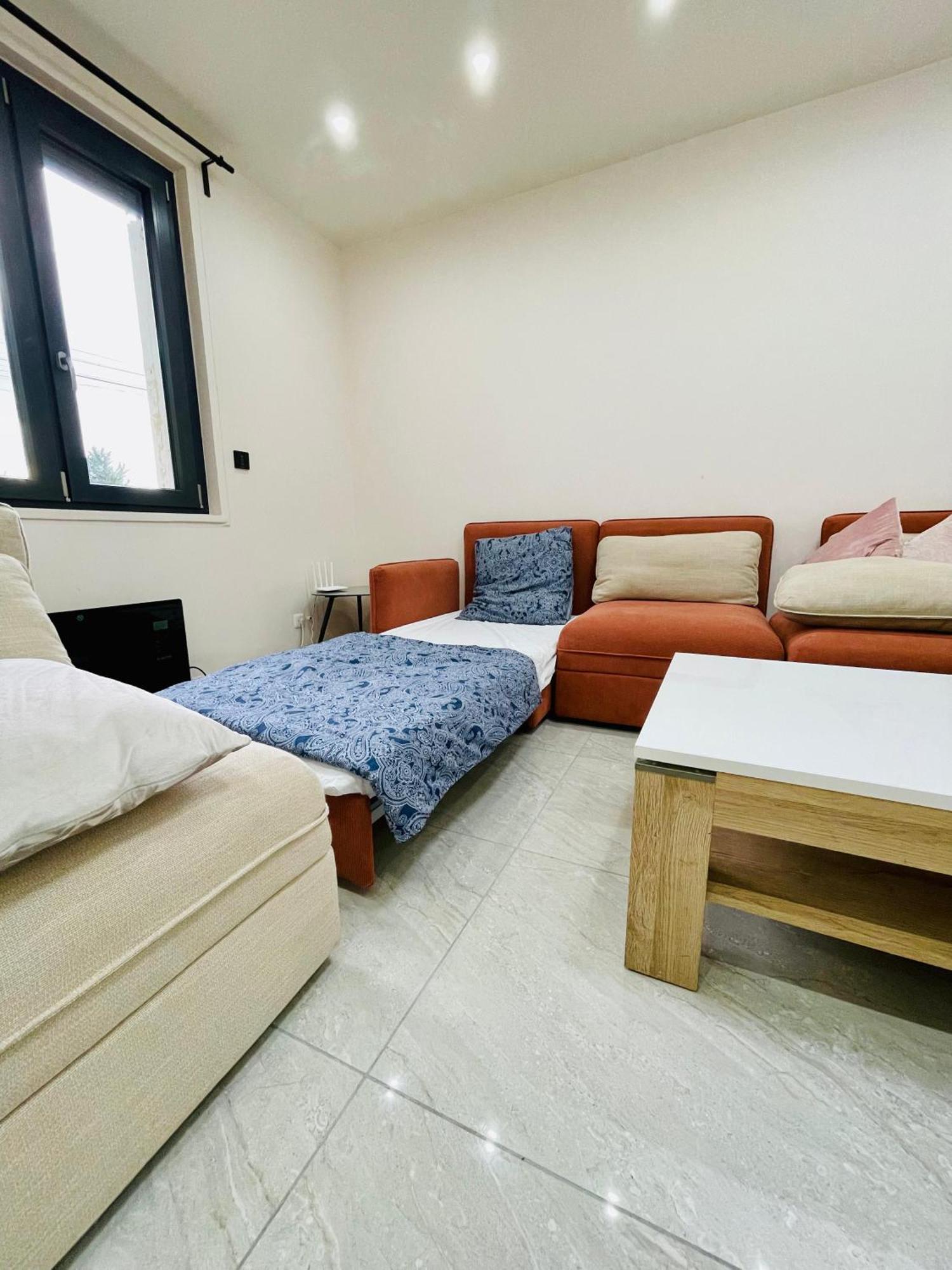 Stylish, Calm And Green Home Stay Saint-Fargeau-Ponthierry Exteriör bild
